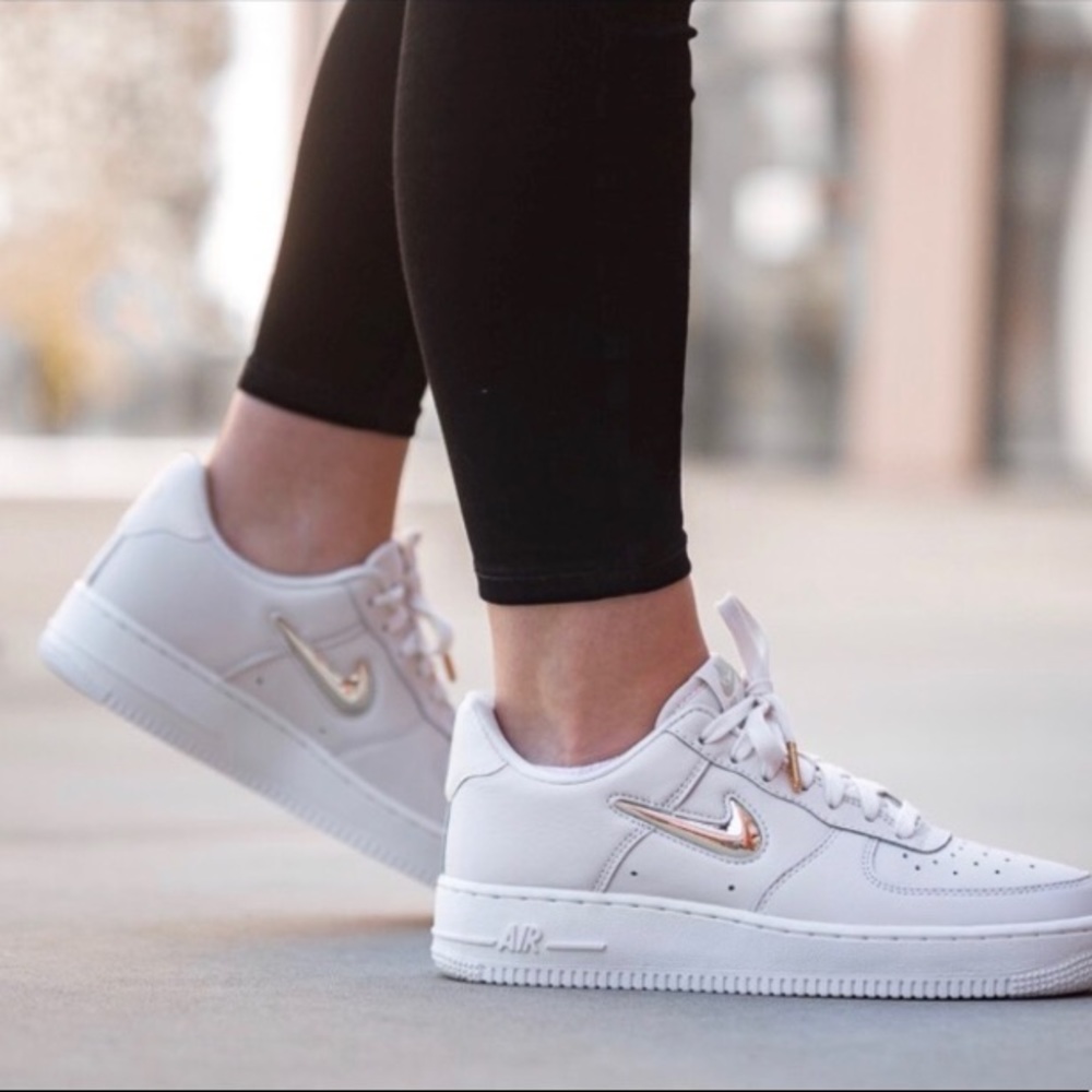 Like new Air Force 1 Low Jewel Phantom (W)